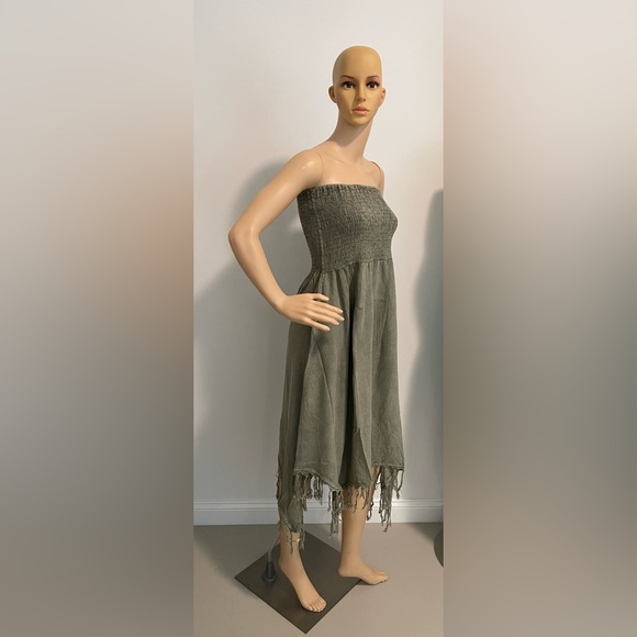 Green Smocked Shirred Sleeveless Midi Asymmetrical Dress - Picture 3 of 5